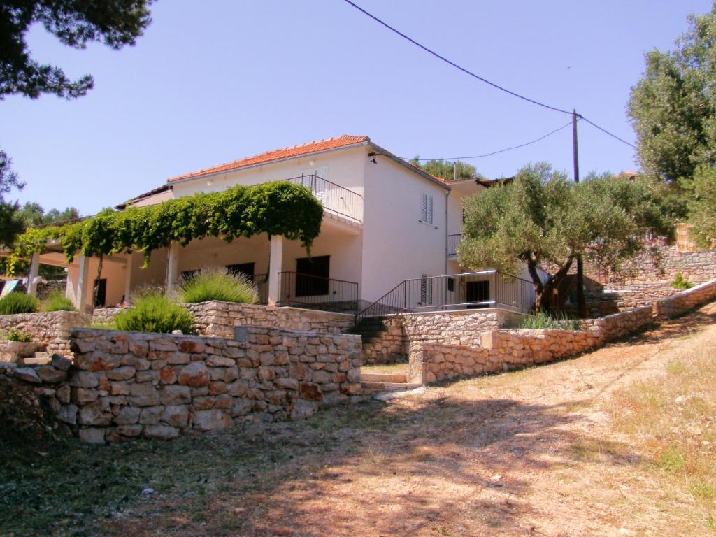 Apartments Sonija Gdinj Exterior photo